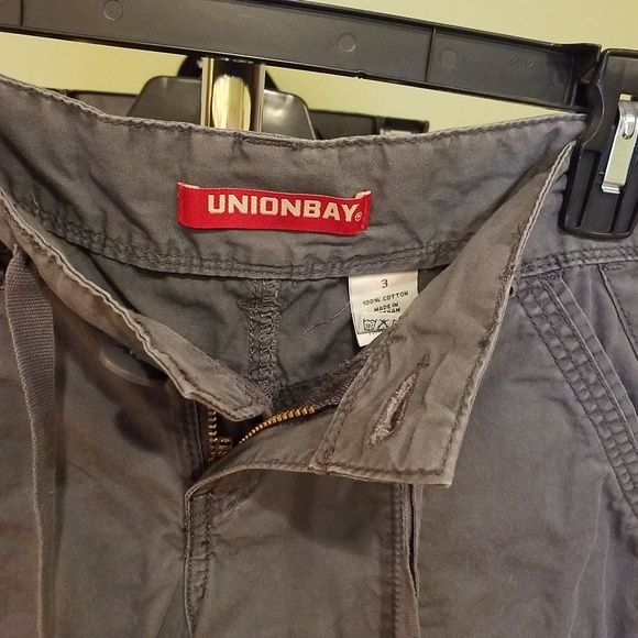 SHORTS - Picture 2 of 3